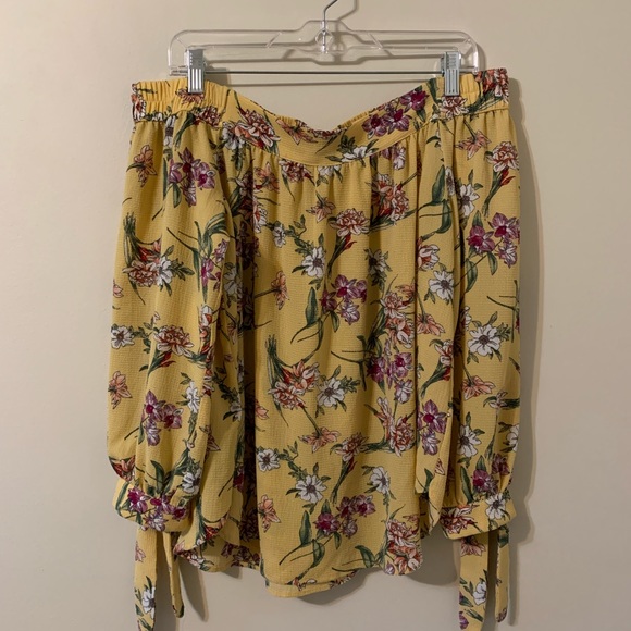 ACTIVE USA Off Shoulder Top size Large - Picture 3 of 15